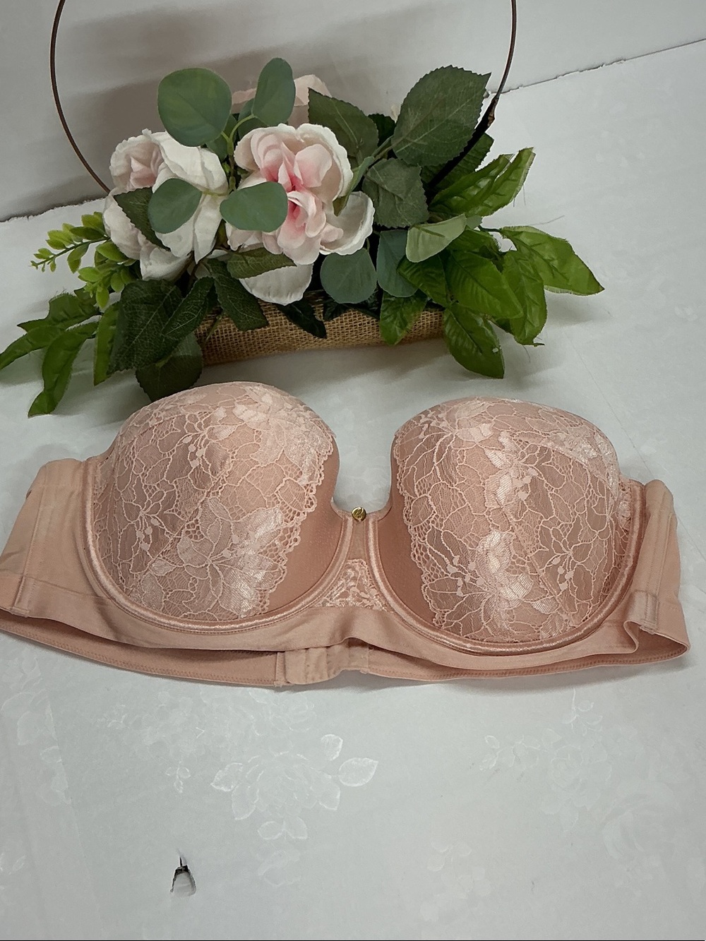 Strapless Lace Push-Up Bra - Blush Pink